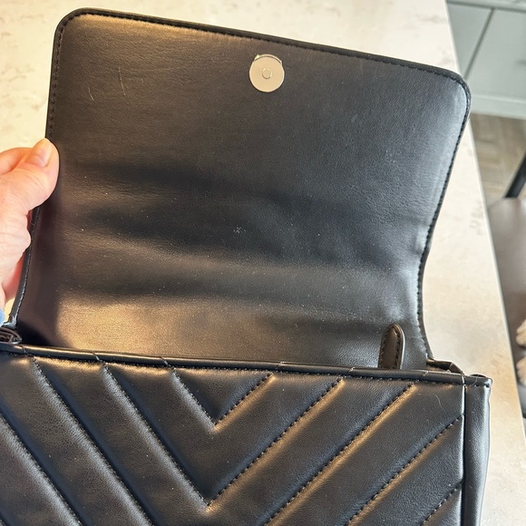 2pc Bundle DKNY Veronica medium chain strap quilted bag + Veronica wallet. - Picture 4 of 9